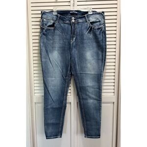 Wallflower Luscious Curvy Skinny High Rise Denim Jeans Size 22 Embroidered‎ Gems